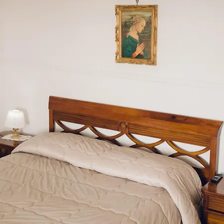 Pensión La Famiglia 3*